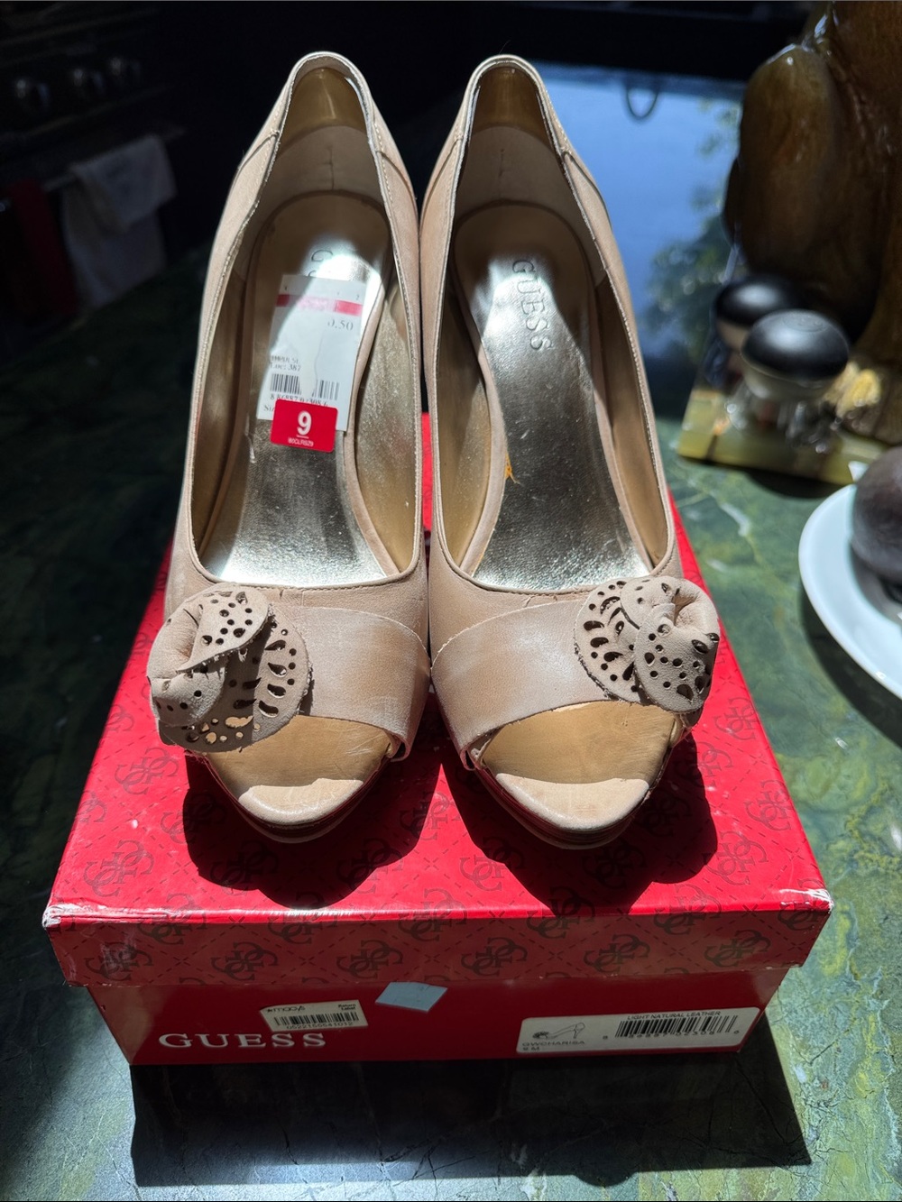 GUESS GWCHARISA Tan light natural leather platform heels peep-toe pumps. IOB